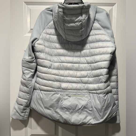 Light blue lightweight puffer coat with fleece sleeves. - Picture 2 of 5